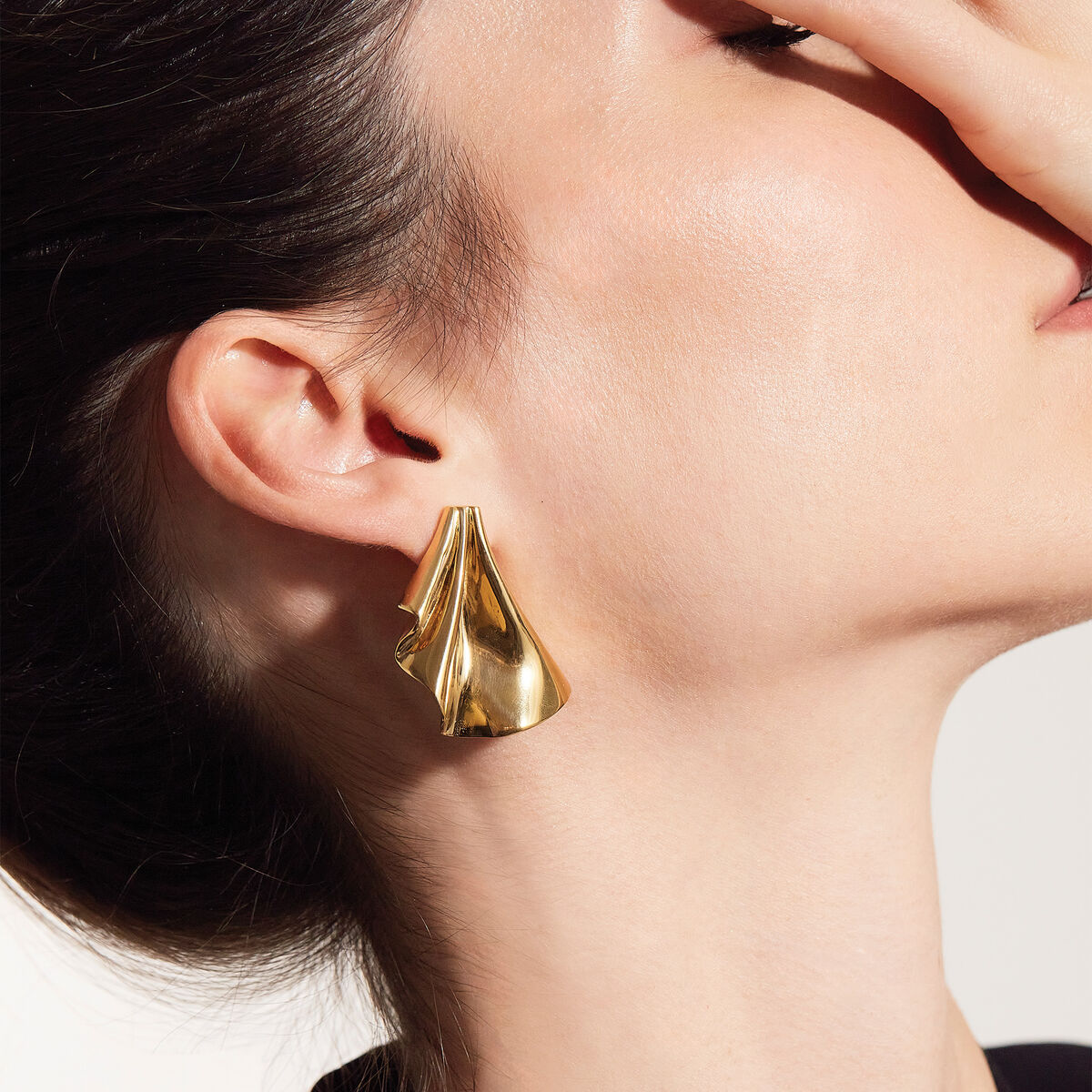 V4H308ED18B27CB749CF5C22CD5109FB433R5052640P2