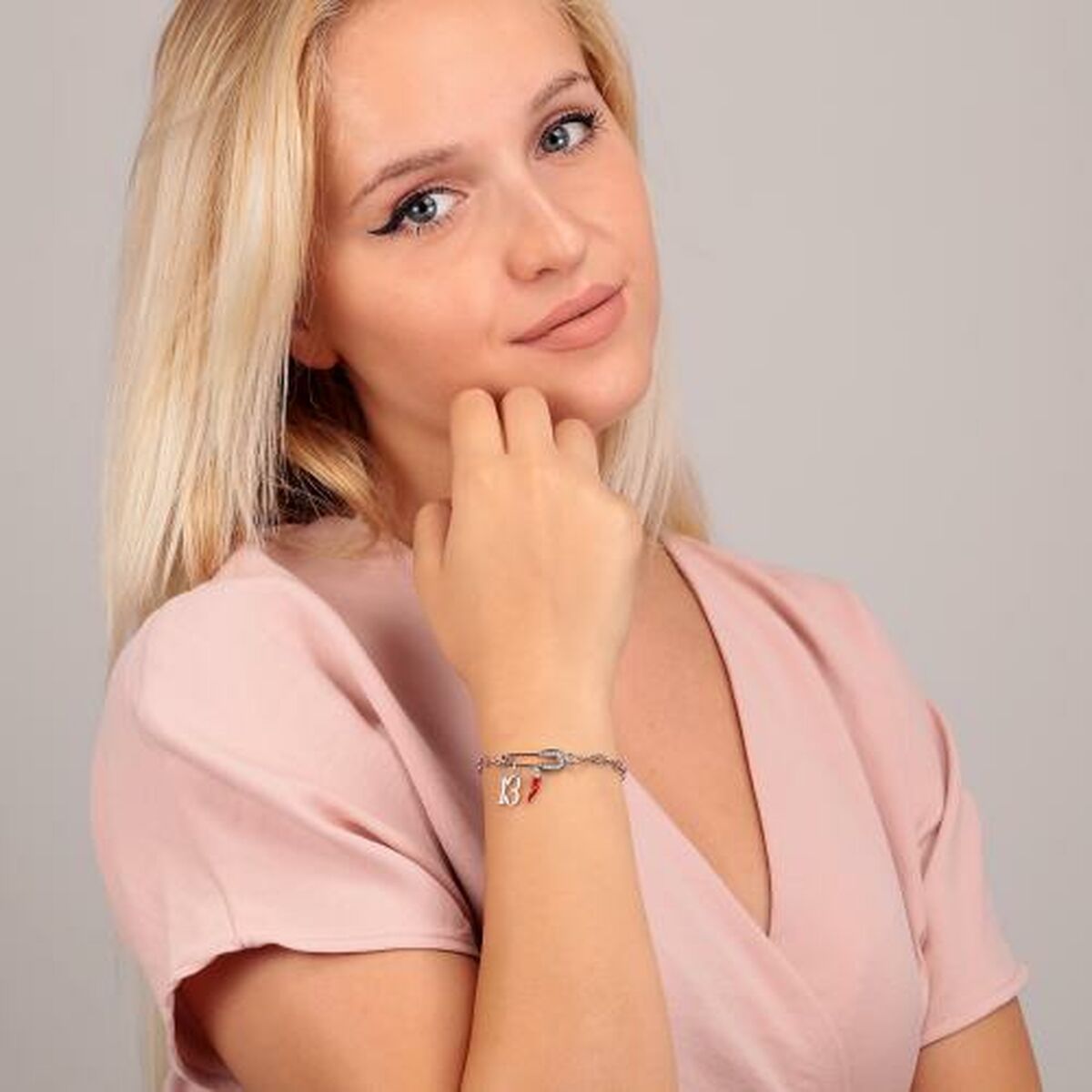 V6HE12B781483AF2A0739797BC4F627DC7BR3604906P3