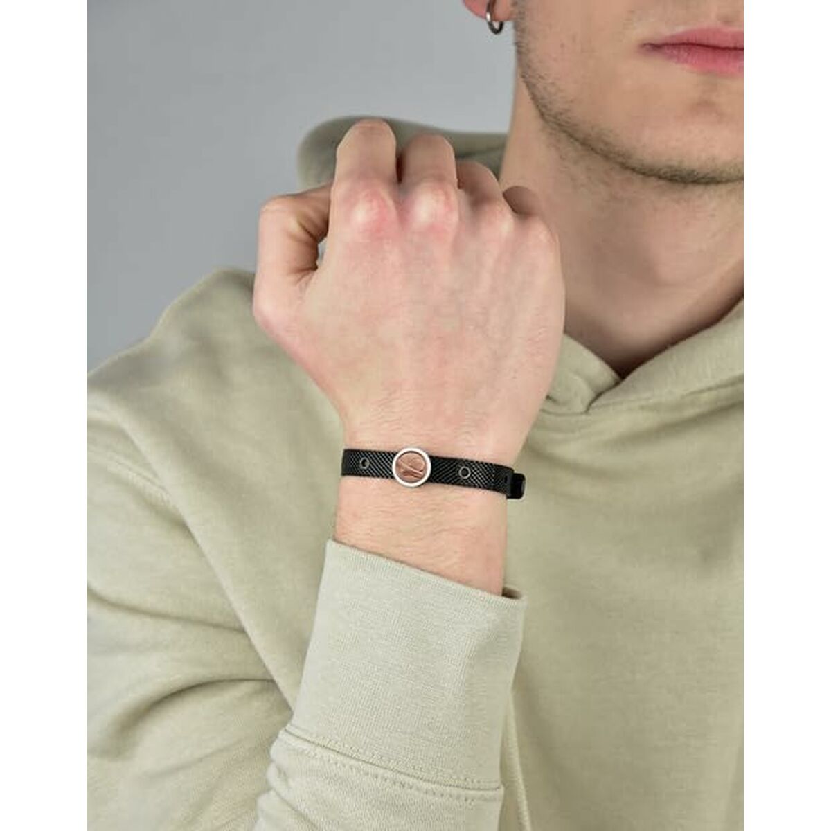 V8HAB438F0122D4215C163B20BF91480DC1R3909986P6