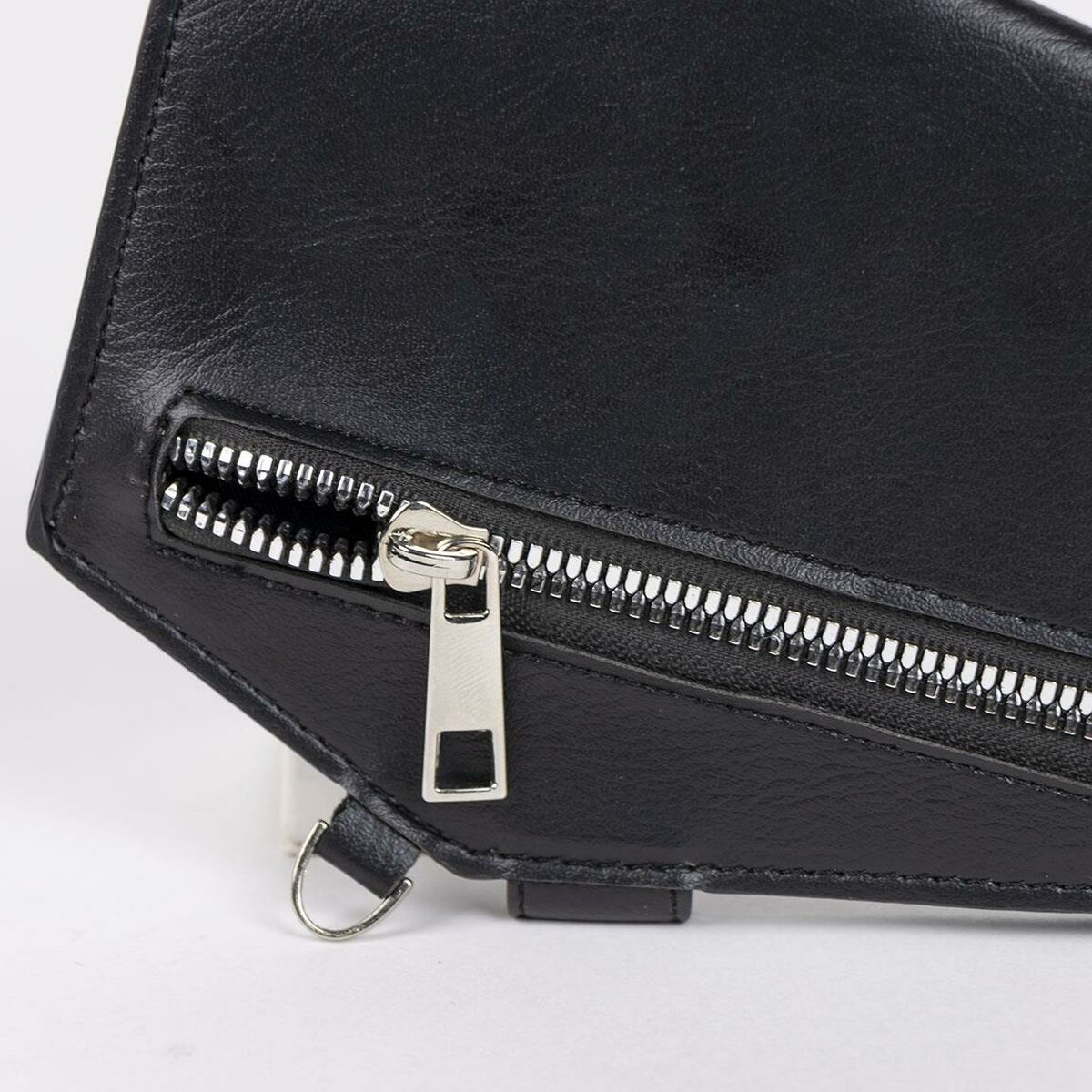 V4H113416EF37040D92954CD2B2836DE70DR4582423P6