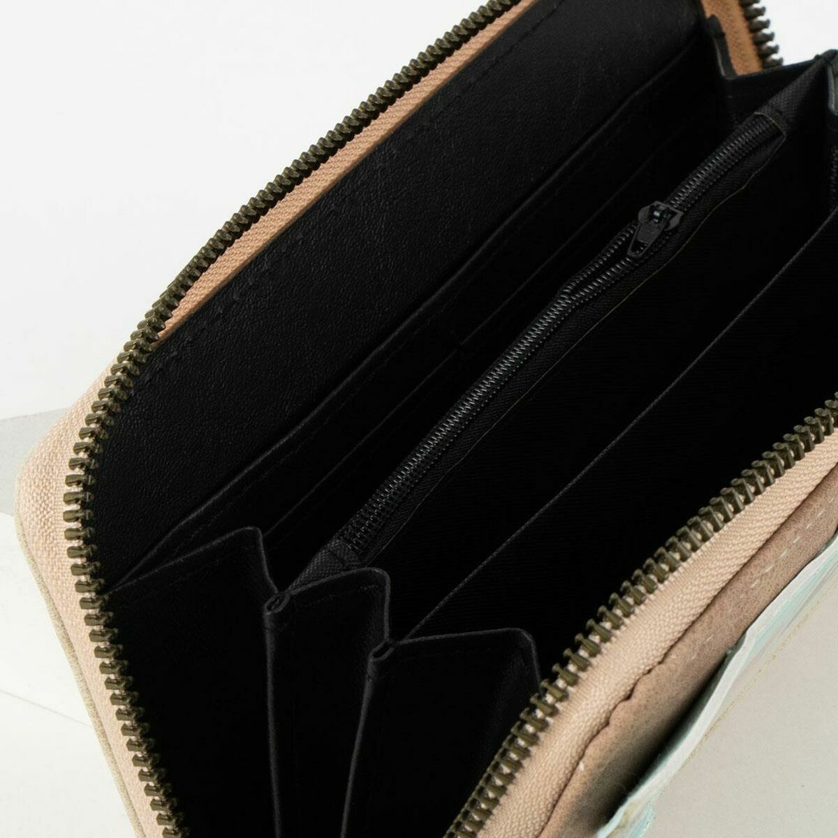 V2HC17807F6604BE807BDDBBB9328EDF6D5R7170235P4