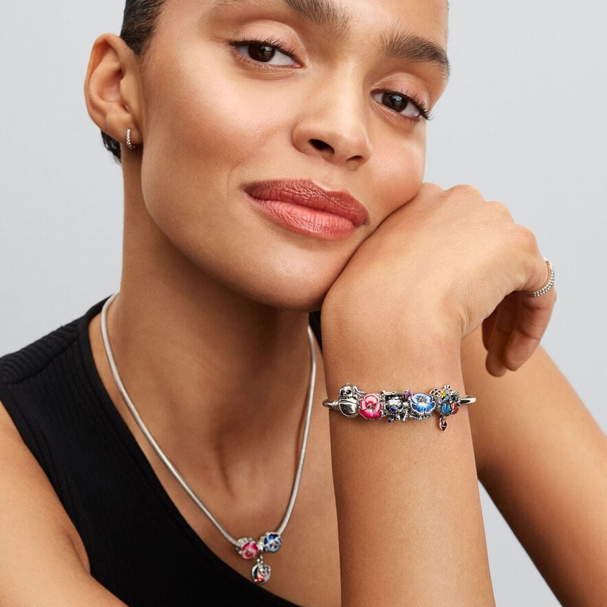 V3H72FBD7D2B01A27C56823A4C36335A530R7515141P3