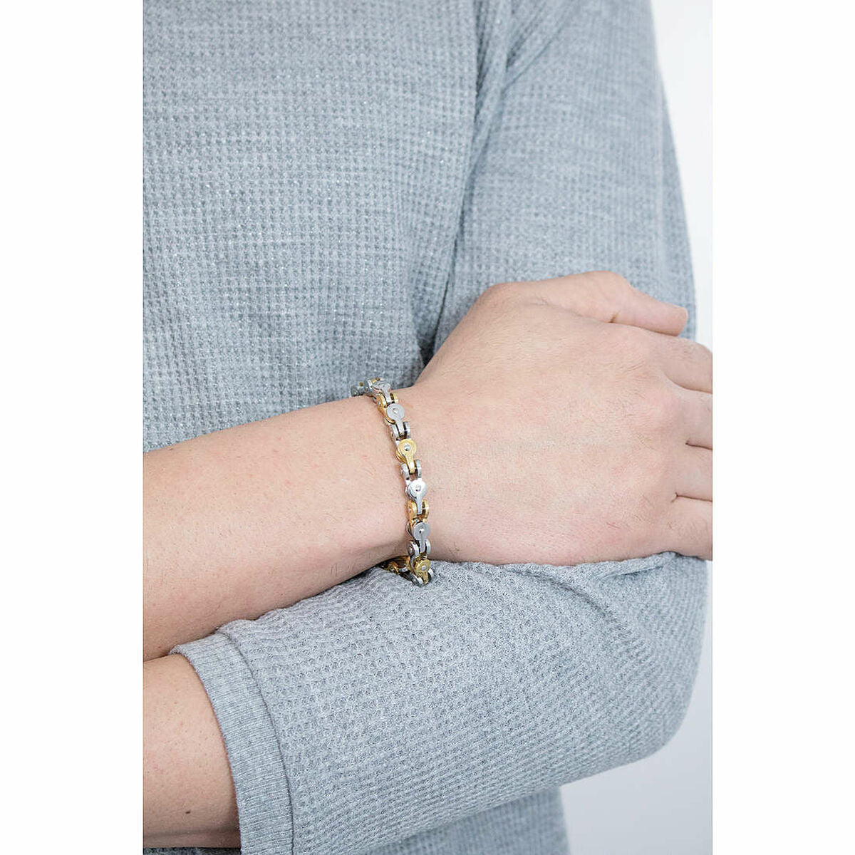 V5HB1A6740ECA7507D0B1F488F1837DE1E8R3101641P3