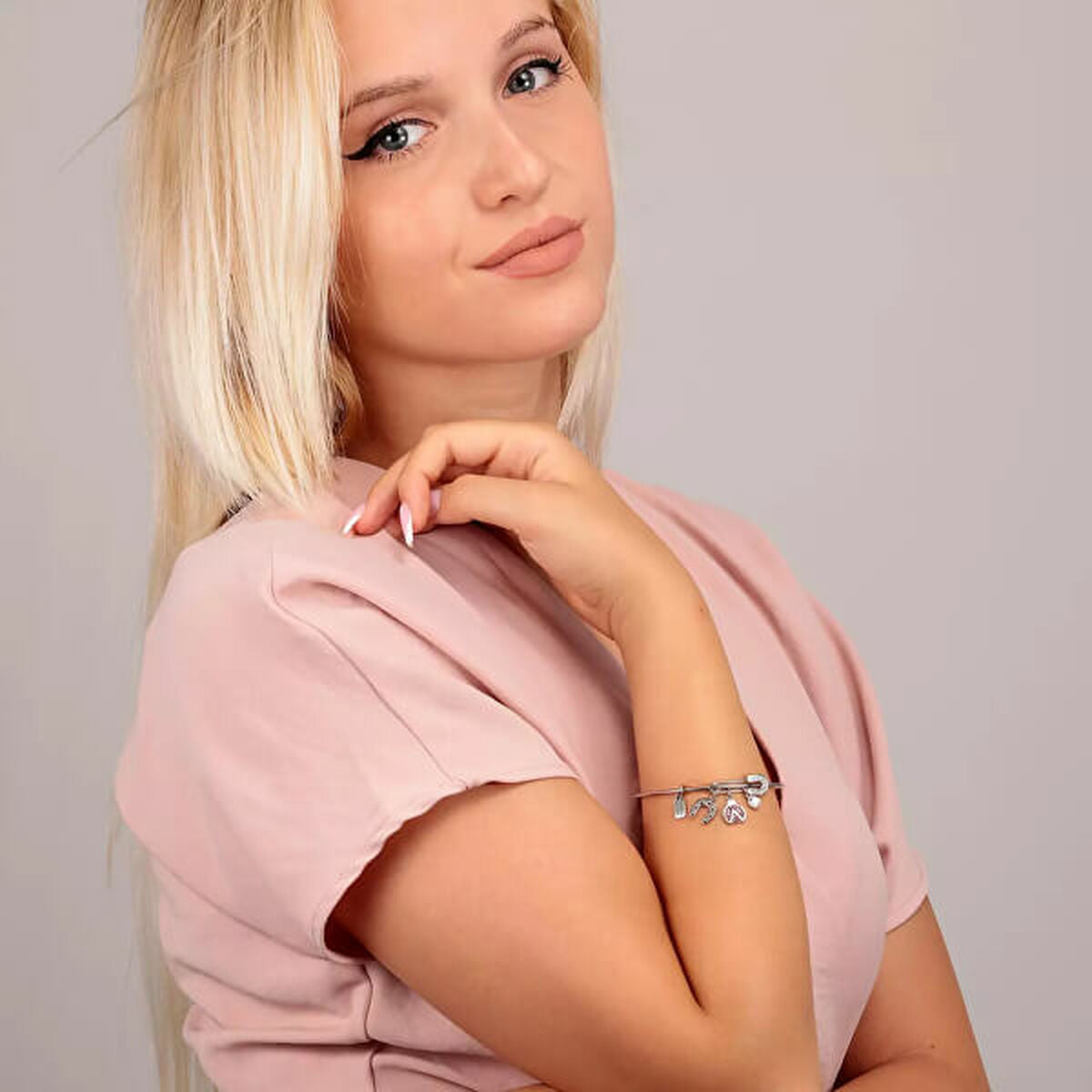 V6H9A2DF6E9605E2DE66FD8977A11218F77R3604993P4