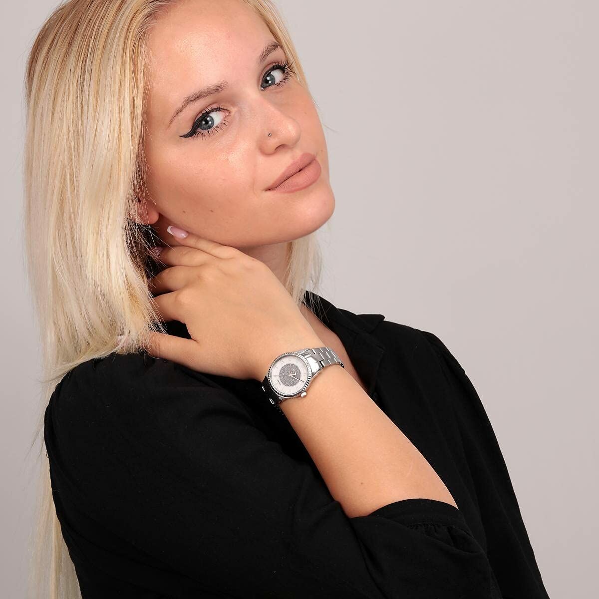 V4H6593922A7CC552EABA400157840604AAR7044457P7