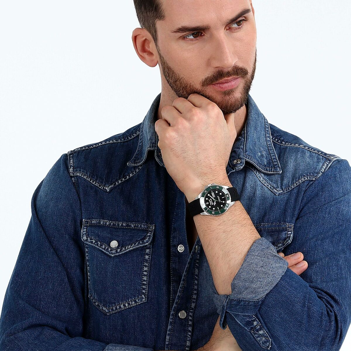 V4HBB5D8B43346376DF21C3253E9D877BEBR6995161P5