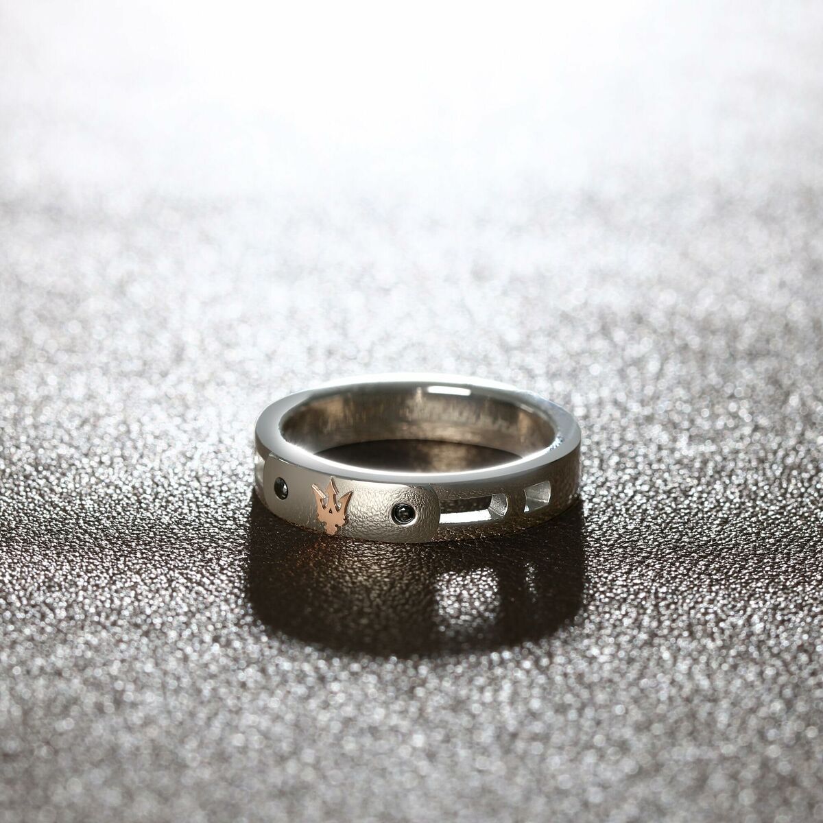 V2HF2801E6EBA0310607C4A8E20687D013FR6933769P7