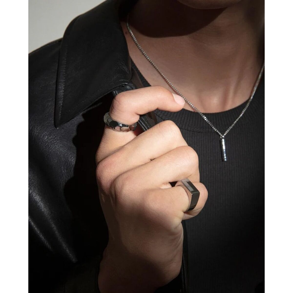 V2H809BD3775FC6F0BFF1D77E761FEFFFE4R6853342P2