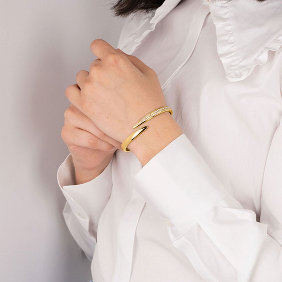 V5H3099040B6AEE741B0EEF240BFBFFE5E7R3659637P2