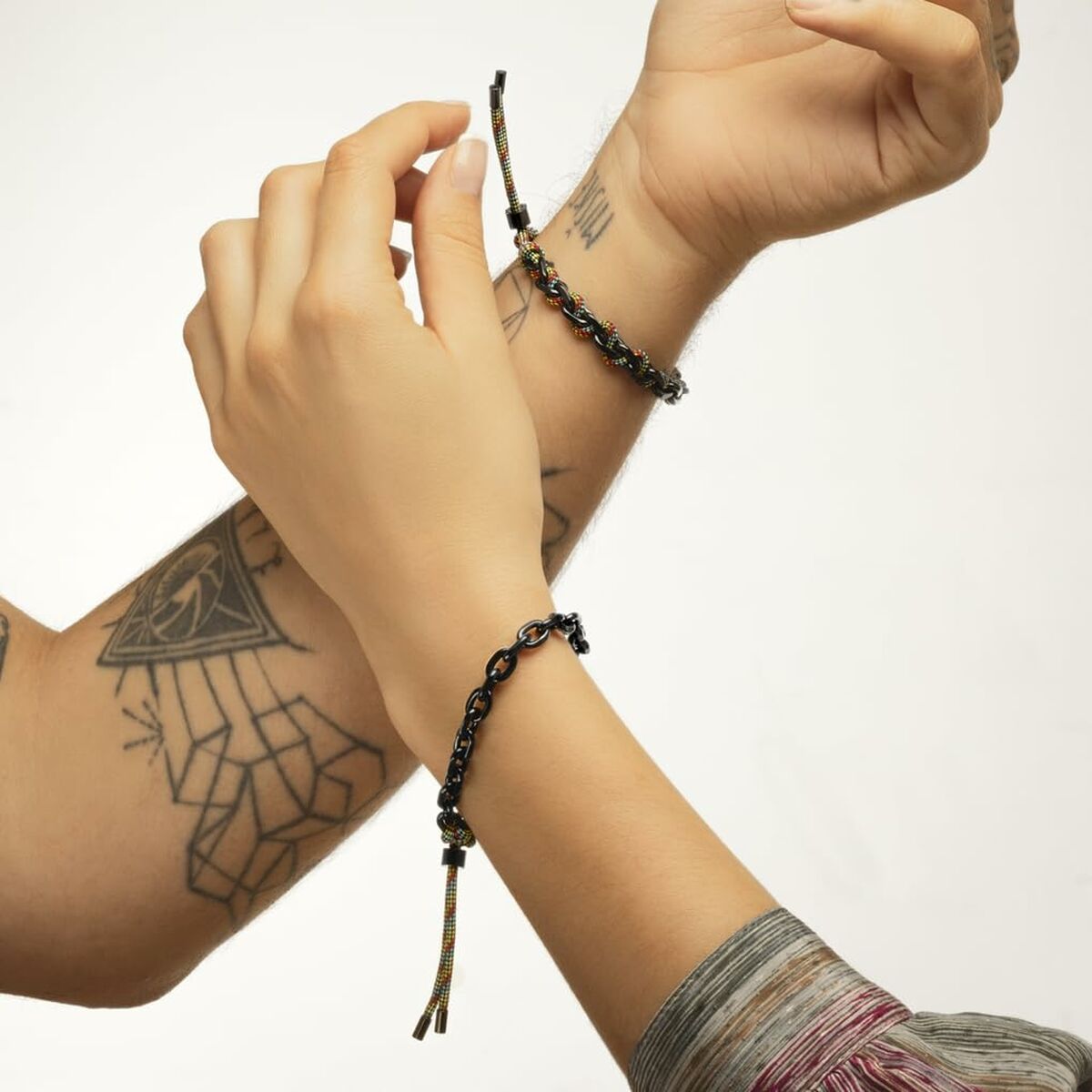 V3H572F469B6E9C986F58195D0690E723E8R6185692P2