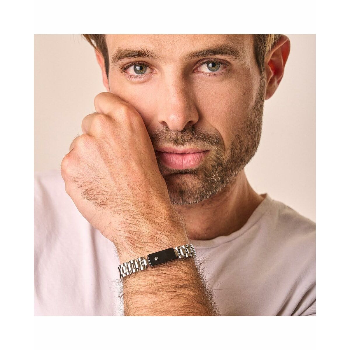 V4HAE805DA307156A8E328EC3BAE58A805FR6895483P2