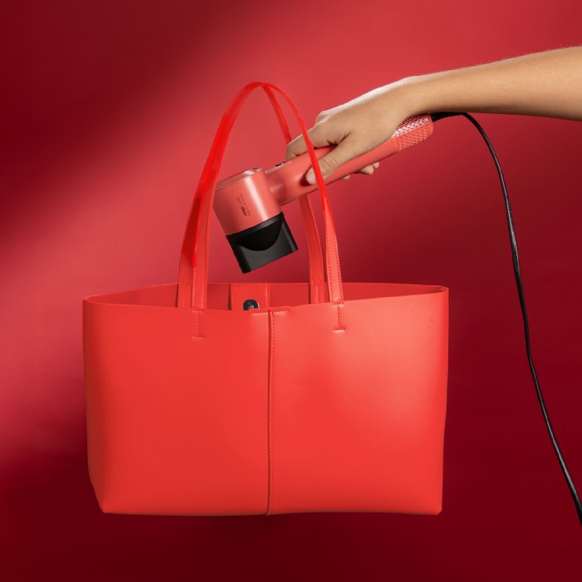 V6H6F3DFF70C2E5EB945166D590DF23DE21R7402576P2