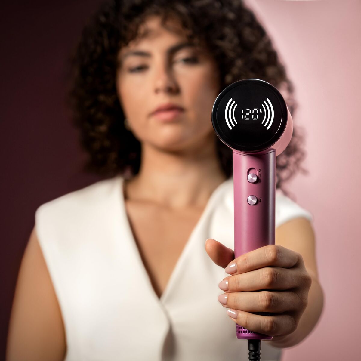 V2HE8527128061F4E31E4F50421B8F428EFR7556995P8