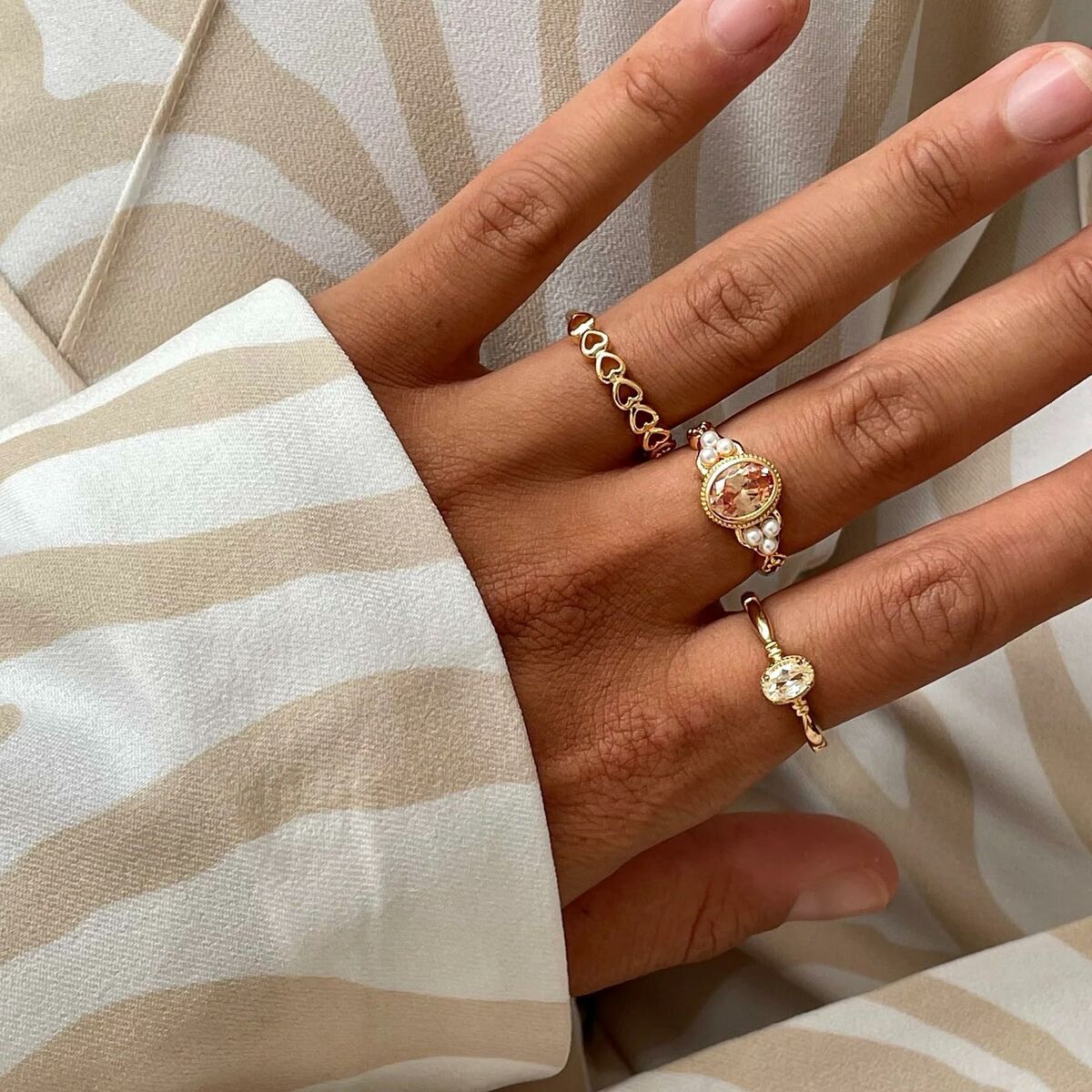 V4HF9686DBC0F894839D834A0ED0459948BR6438775P5