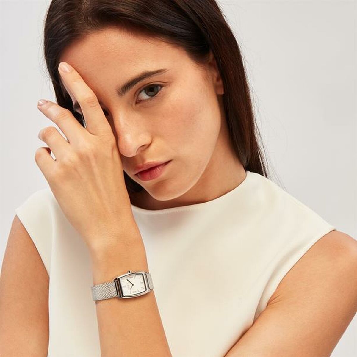 V4H6DB1A66E701174F529F6F2DE21243646R6653710P5